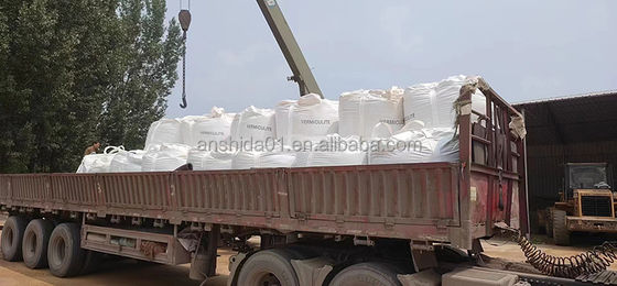 Suministro de Vermiculito de plata en copos de 0,7-2 mm de alta velocidad de expansión libre de asbesto